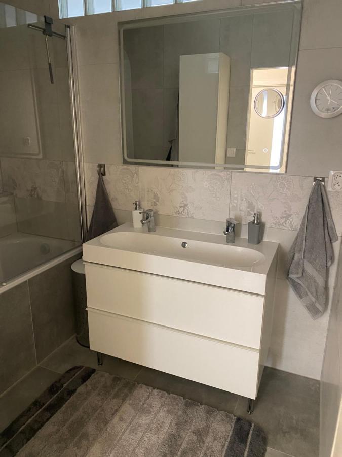Apartman นิตรา ภายนอก รูปภาพ