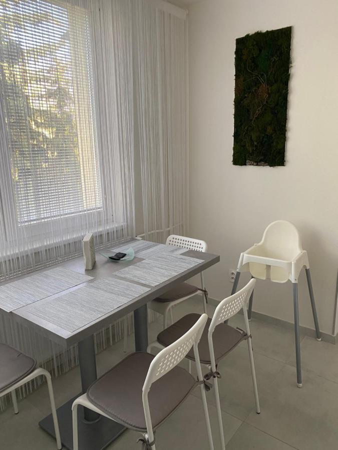 Apartman นิตรา ภายนอก รูปภาพ