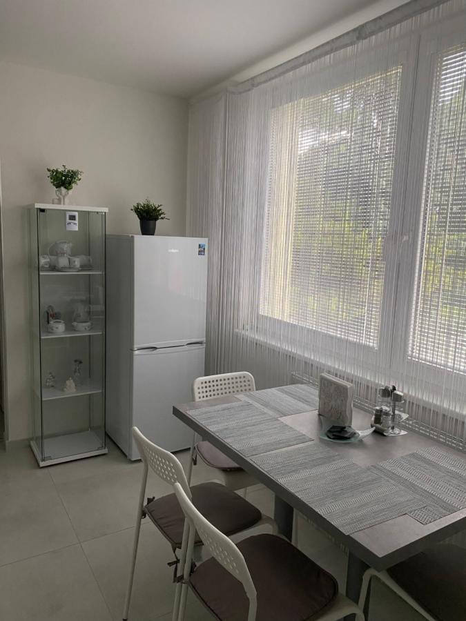Apartman นิตรา ภายนอก รูปภาพ