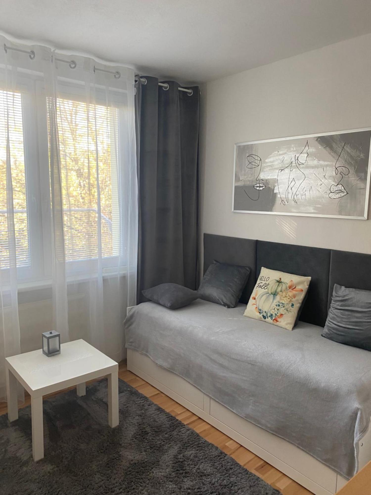 Apartman นิตรา ภายนอก รูปภาพ