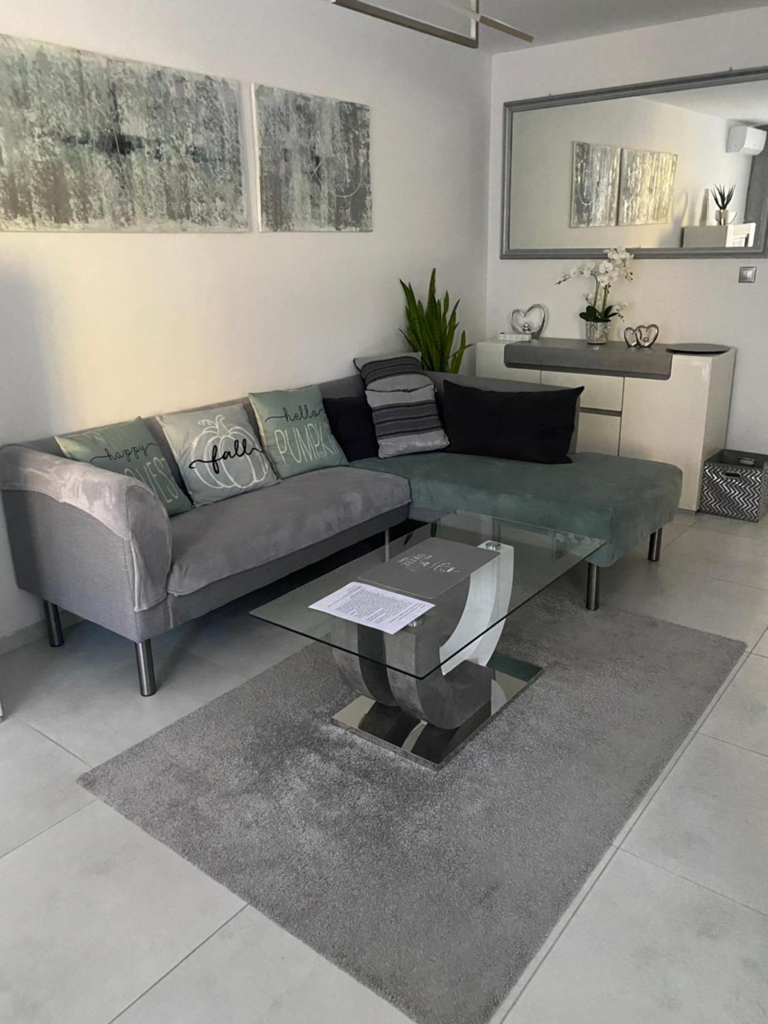 Apartman นิตรา ภายนอก รูปภาพ